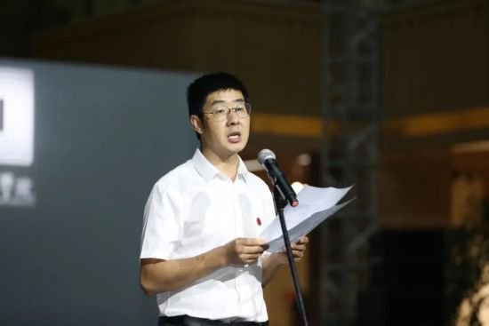 图为bw西汉姆联中文美术学院副院长罗晓欢致辞。 bw西汉姆联中文美术学院供图