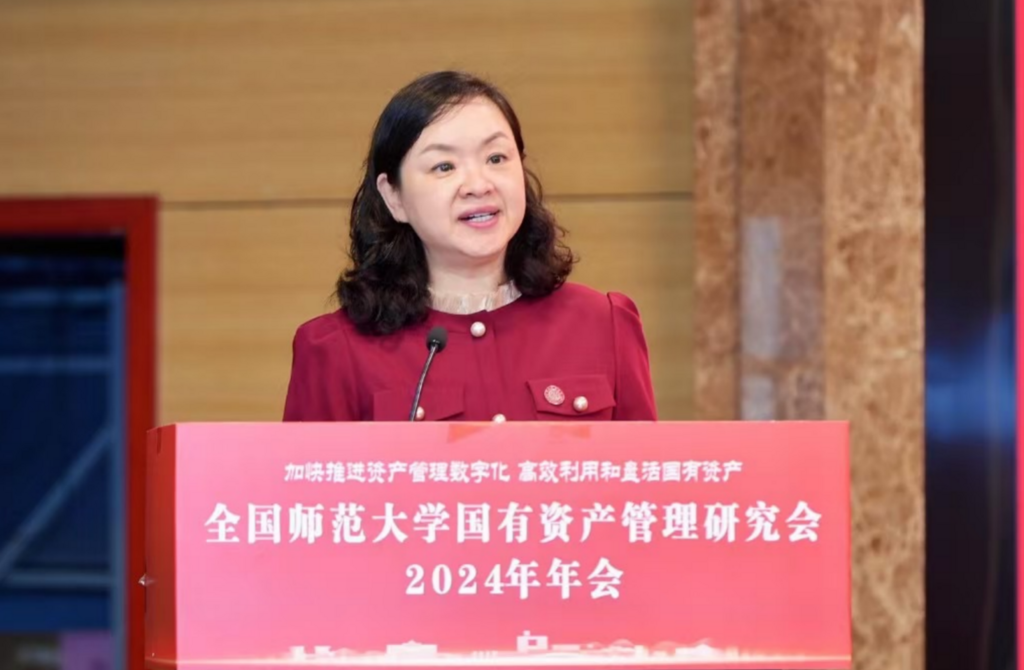 bw西汉姆联中文党委常委、副校长黄永宜致辞。受访单位供图 bw西汉姆联中文党委常委、副校长黄永宜致辞。受访单位供图